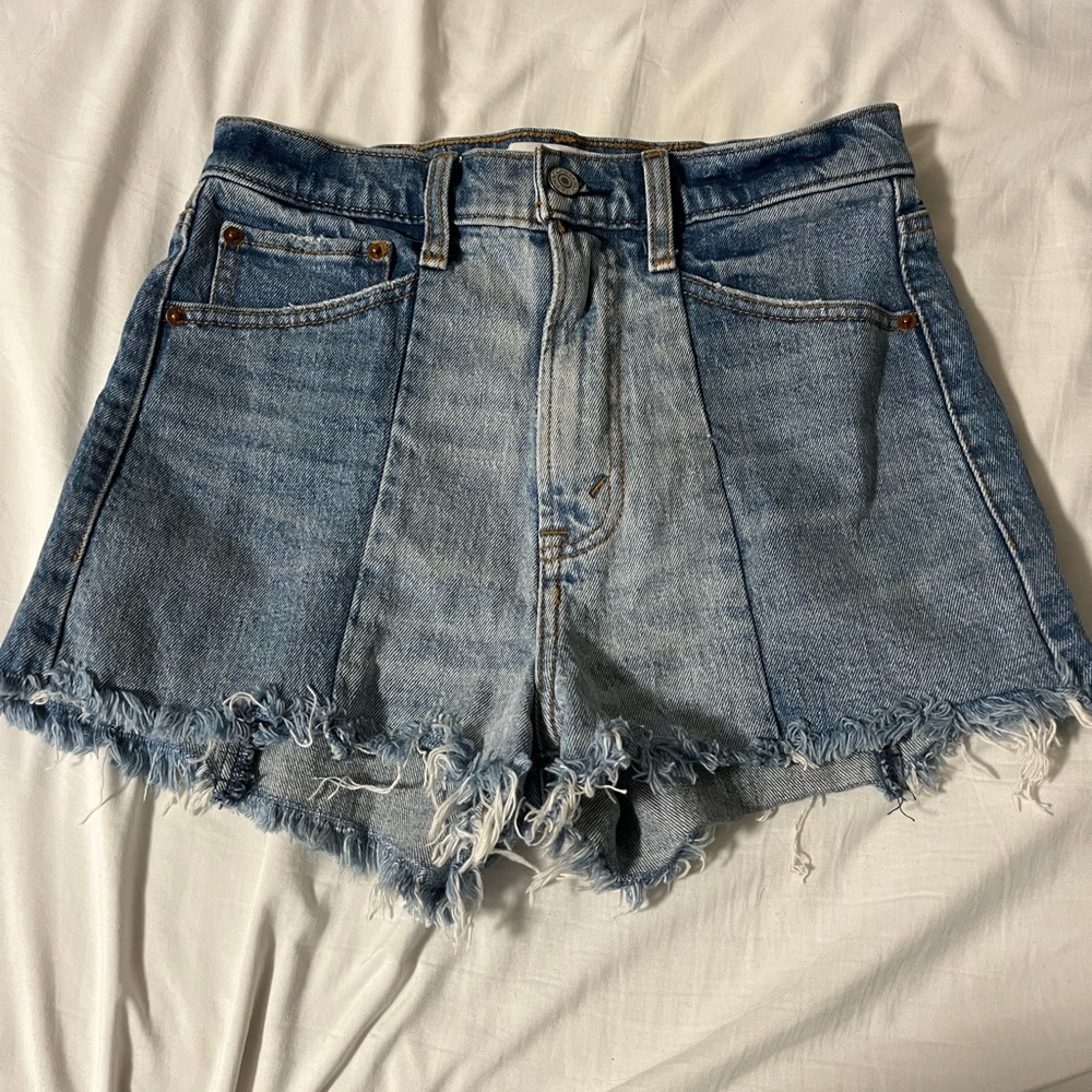 NWOT Abercrombie high rise two tone mom shorts Size 2/26